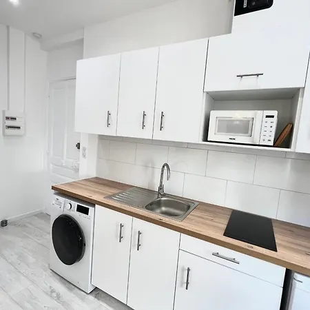 Appartement Les Pins Pinede Sector - 4 People *